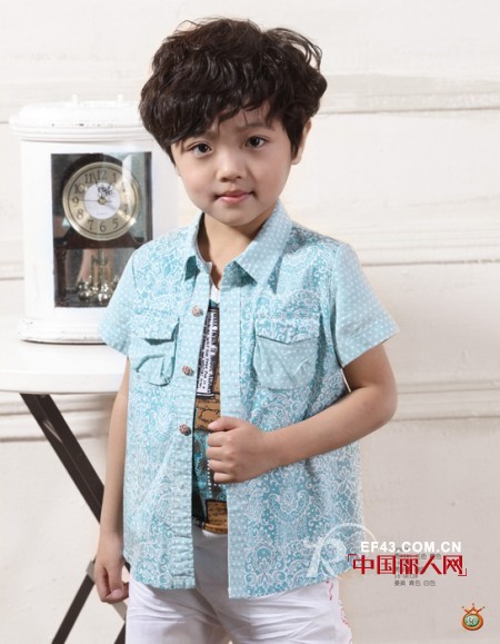 短袖衬衫怎么搭配 小型男是怎么养成的 男童衬衫搭配