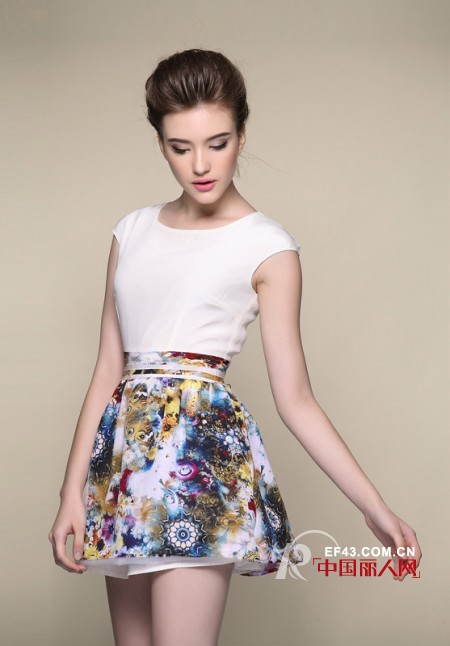 拼接连衣裙怎么搭配 夏天什么颜色最受欢迎