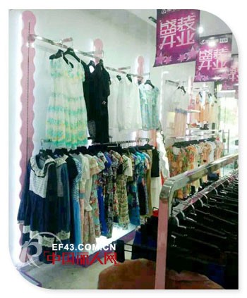 热烈祝贺耶丽雅女装常德店开业大吉