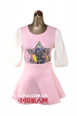 魅不可挡 如何将高腰裙穿出时尚范儿