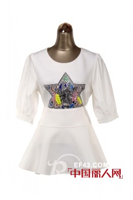 魅不可挡 如何将高腰裙穿出时尚范儿