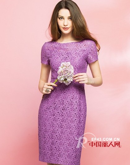 爆款蕾丝修身裙 薄荷色兰紫色彰显大牌范儿