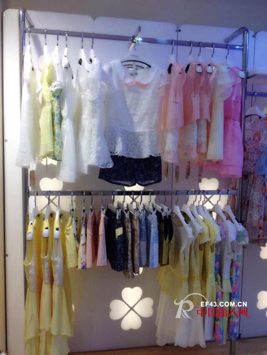 丹诗格尔女装新疆库尔勒小康城店盛大开业