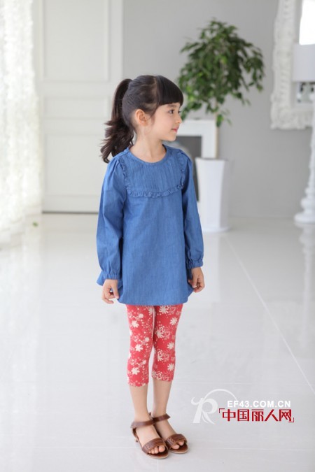 马尾发型适合穿怎样的衣服 韩版服装搭配马尾发型