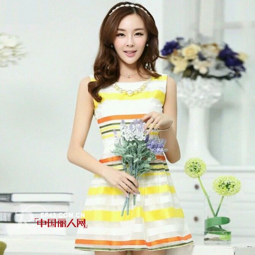 2014夏季潮女必备款 彩色条纹韩版连衣裙