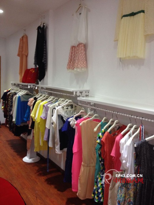 恭祝爱妮格女装江西新余店4月12日开业了