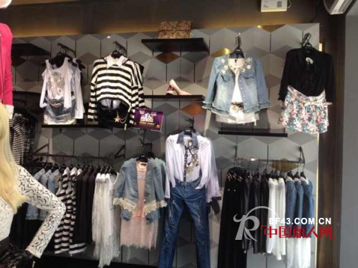 热烈庆贺艾丽莎女装东莞市桥头工业路新店盛大开业