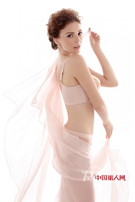 夏天适合穿什么样的文胸 夏天什么颜色文胸比较好搭衣服