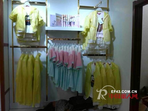 热烈庆祝亲尚亲子装甘肃新店开业