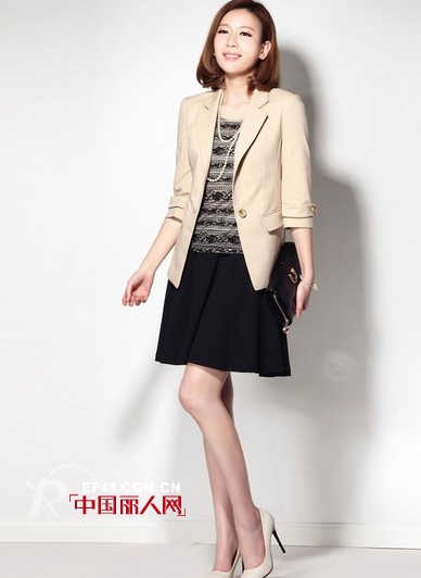 小西装怎么混搭更好看 休闲甜美两不误