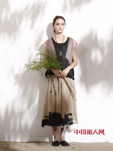 宽松女装搭配 森系女装怎么搭配 层层叠叠的服装搭配叫什么