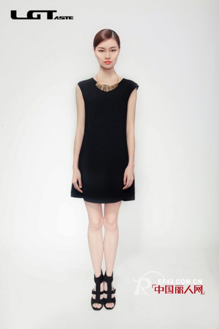 无袖连衣裙 有袖连衣裙哪种好看 连衣裙什么款式好看