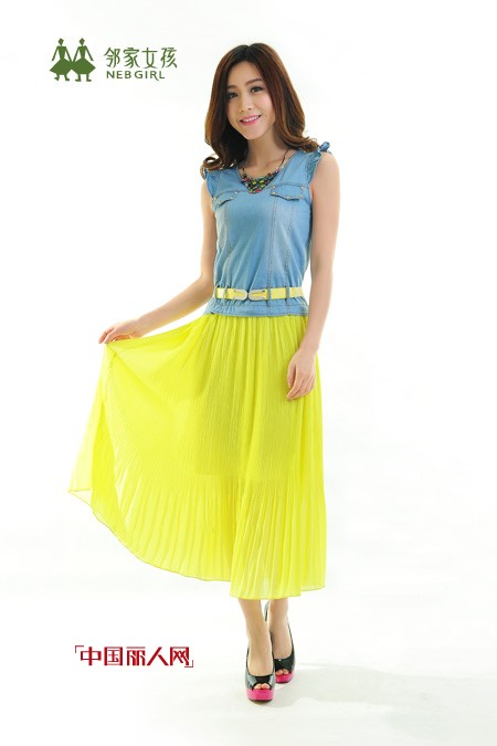 阳光夏日 少不了邻家女孩那抹Bling Bling亮黄