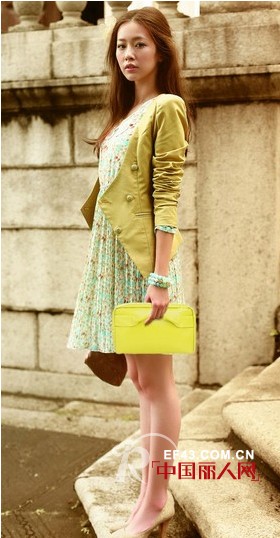 小巧的手提包什么样的好 夏季爆款推荐