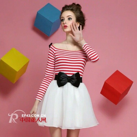 可爱减龄的条纹连衣裙 白色蓬蓬摆青春靓丽