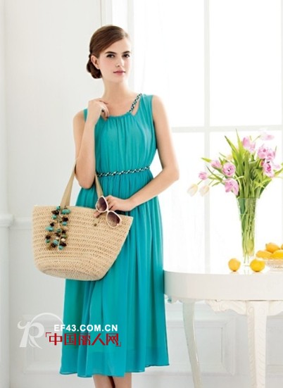 夏日长裙 飘逸灵动 凸显气质