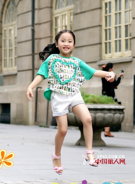 激情四月 尼斯兔童装成功签约四家新店