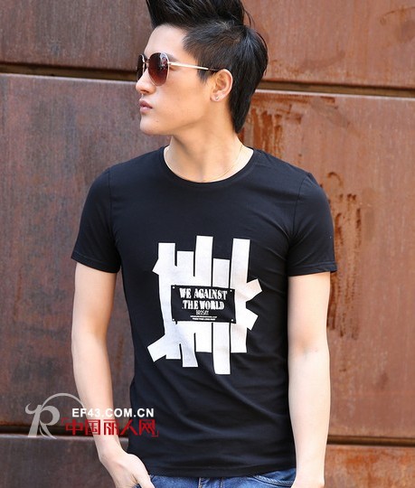 今年男士流行的t恤衫款式 二三十岁潮流搭配