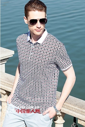 今年男士流行的t恤衫款式 二三十岁潮流搭配