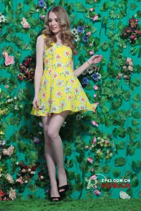 小个子女生适合穿什么连衣裙 矮个子夏天适合穿什么款式