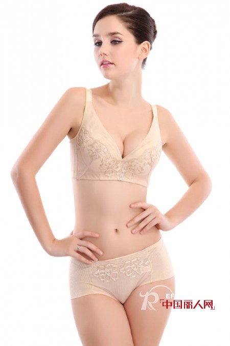 夏季衣橱要备什么颜色的内衣 裸色系的内衣好搭吗