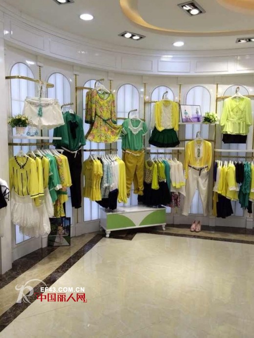 热烈庆祝七彩蝶时尚女装广州南沙专卖店盛大开业