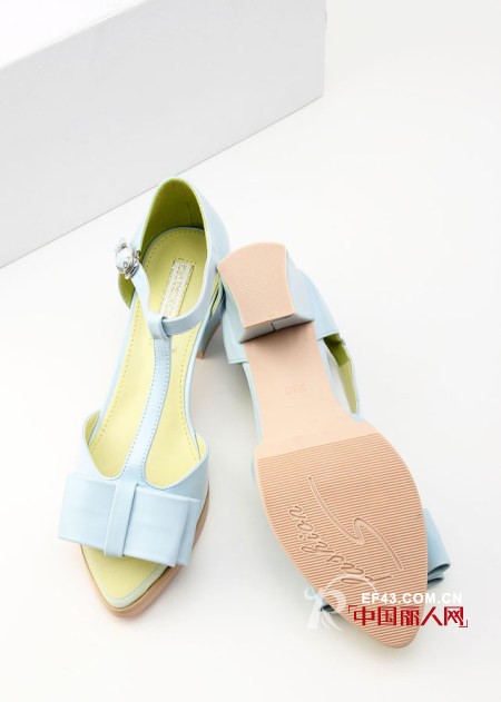 2014新款单鞋款式 鞋子上点缀蝴蝶结好看吗