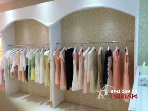 热烈祝贺丹诗格尔河南周口太康德银商城店盛大开业