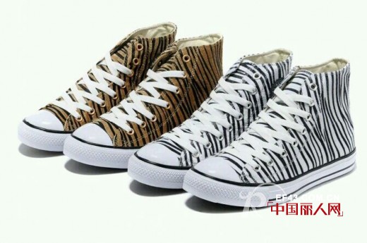 条纹帆布鞋搭配小脚裤 情侣款休闲鞋豹纹色