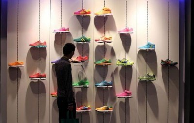 体育品牌面临方向性选择 争相转型逐步走出困境