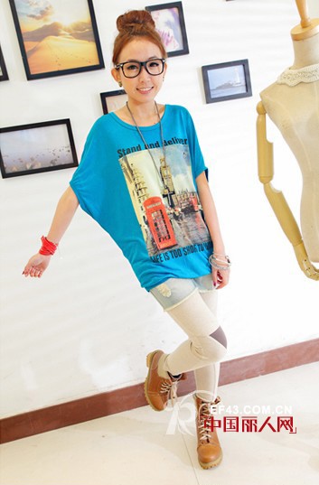 微胖的人穿宽松t恤好看吗 宽松t恤怎么搭配