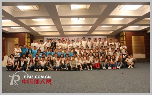 七彩猫品牌携手“成长心连心国际协会”共创企业新辉煌