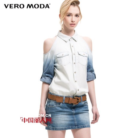 牛仔t恤衫露肩款怎么搭好看 牛仔裙的混搭风