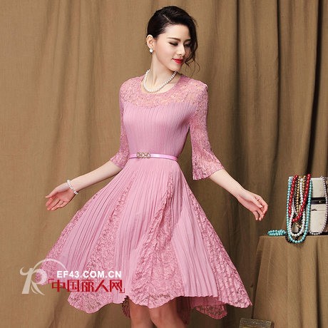 质量好的蕾丝裙推荐 精致钩花尽显英伦风