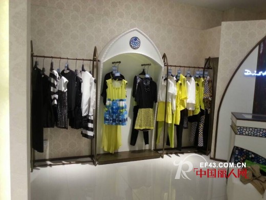 Distin Kidny迪斯廷·凯女装成功进驻萍乡百货大楼