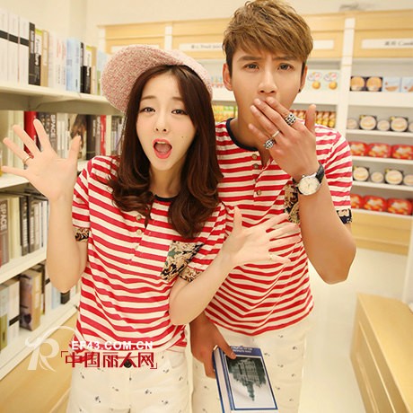 情侣装什么款式的好 条纹t恤衫怎么搭配