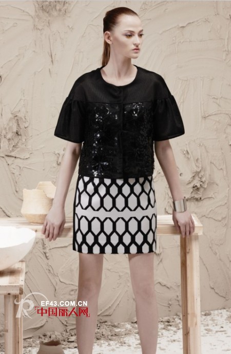 2014新款套裙　套裙适合什么风格女生穿　微胖女生适合穿套裙吗