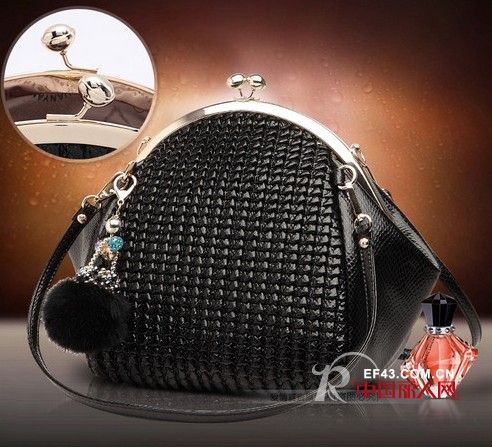 时尚包包夏季新款 浮雕花朵手提女包尽显女人味