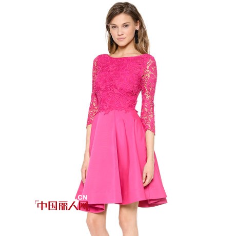 紫色开衩蕾丝裙好看吗 枚红色蕾丝真丝拼接性感款