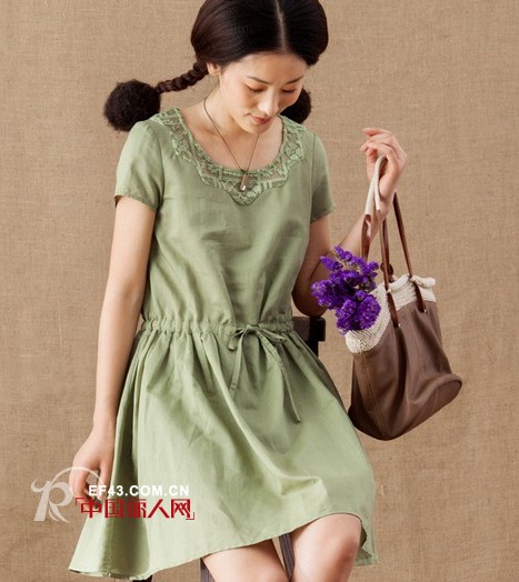 夏季穿什么显瘦 亚麻高腰裙 蕾丝钩花裙新款