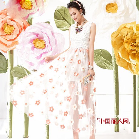 名媛款中袖蕾丝裙新款 白色透视印花拼接裙