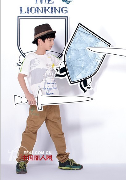 连帽短袖T恤搭配 短袖T恤配什么面料裤子好看