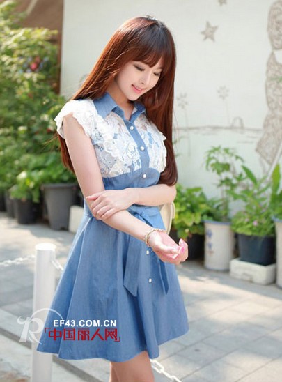 牛仔与蕾丝搭配的奇妙组合告诉你牛仔裙怎么穿