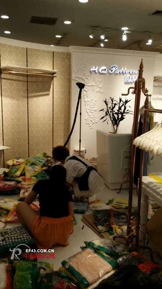 图案女装深圳坂田湾畔店今日盛大开业