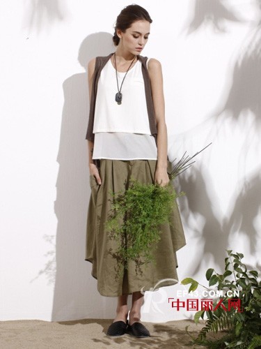 复古的绣花半身裙搭配 低调婉约的经典女装品牌