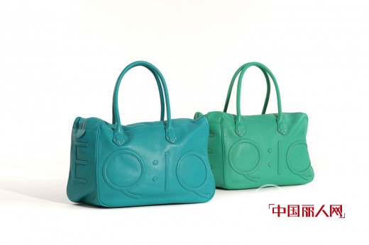 春日出行必备的时尚手包