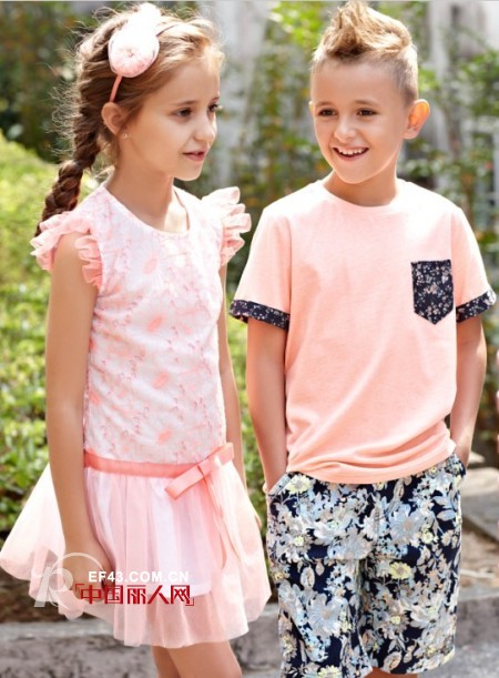 男T恤搭配技巧 男生T恤怎么搭配 女童适合穿什么款式