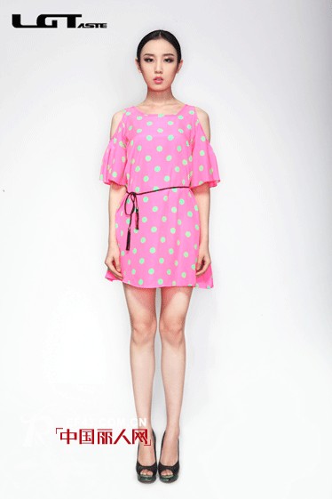 摩登时代 演绎艾上乐品女人的时尚魅力