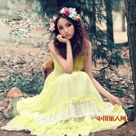 吊带裙仙女范儿  性感裹胸裙靓丽女人味