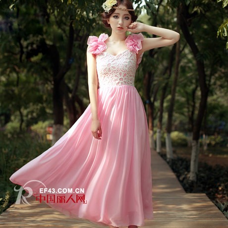 吊带裙仙女范儿  性感裹胸裙靓丽女人味